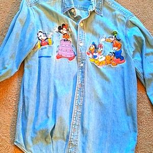 Disney long-sleeved jean shirt w/designs